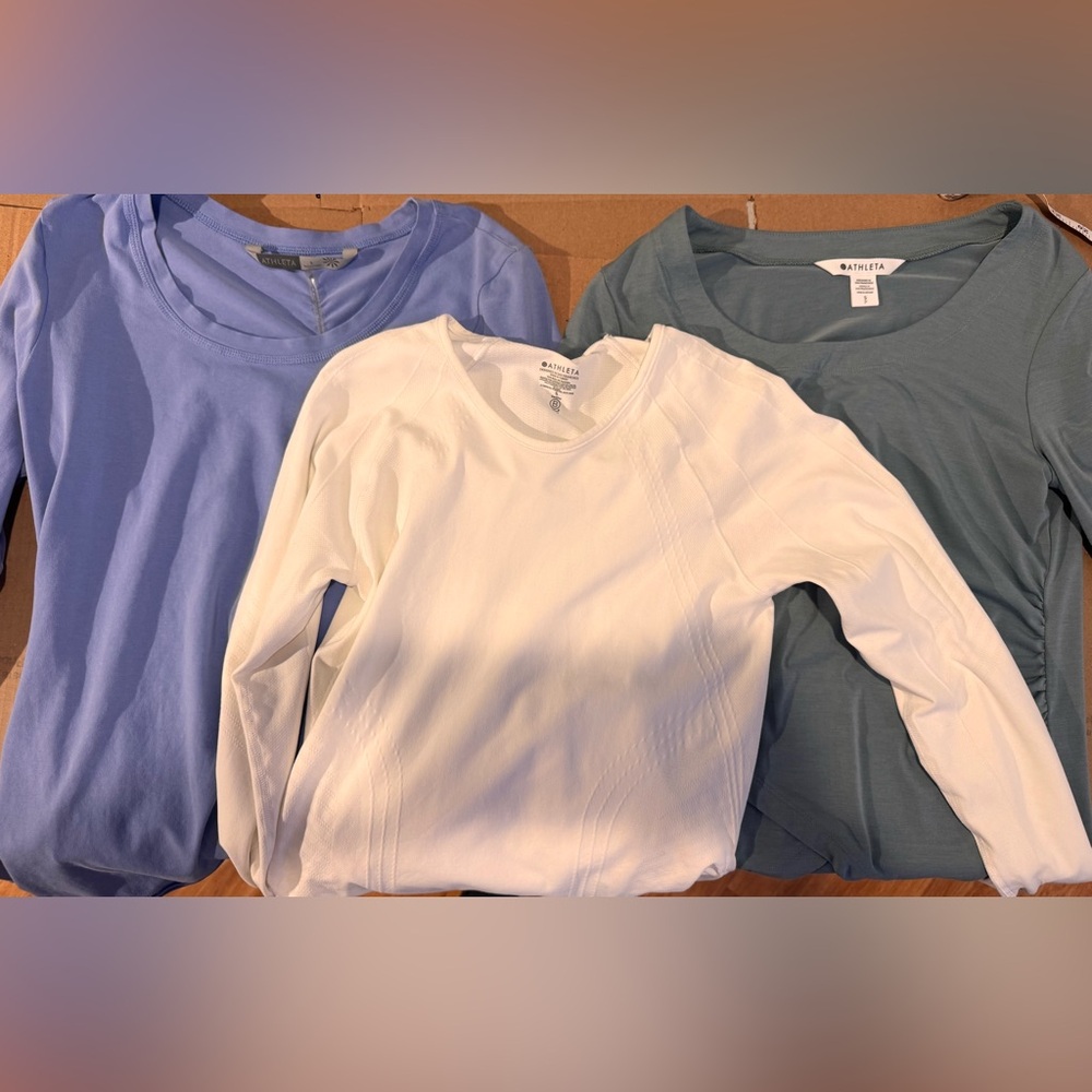Women’s Athleta Long Sleeve Trio in White, Blue, and Greenish size Small‎